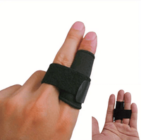 Justerbar fingerskena med flexibelt stöd